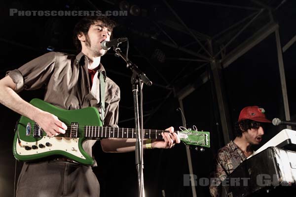 THE FAT WHITE FAMILY - 2014-08-14 - SAINT MALO - Fort de St Pere - Scene des Remparts - 